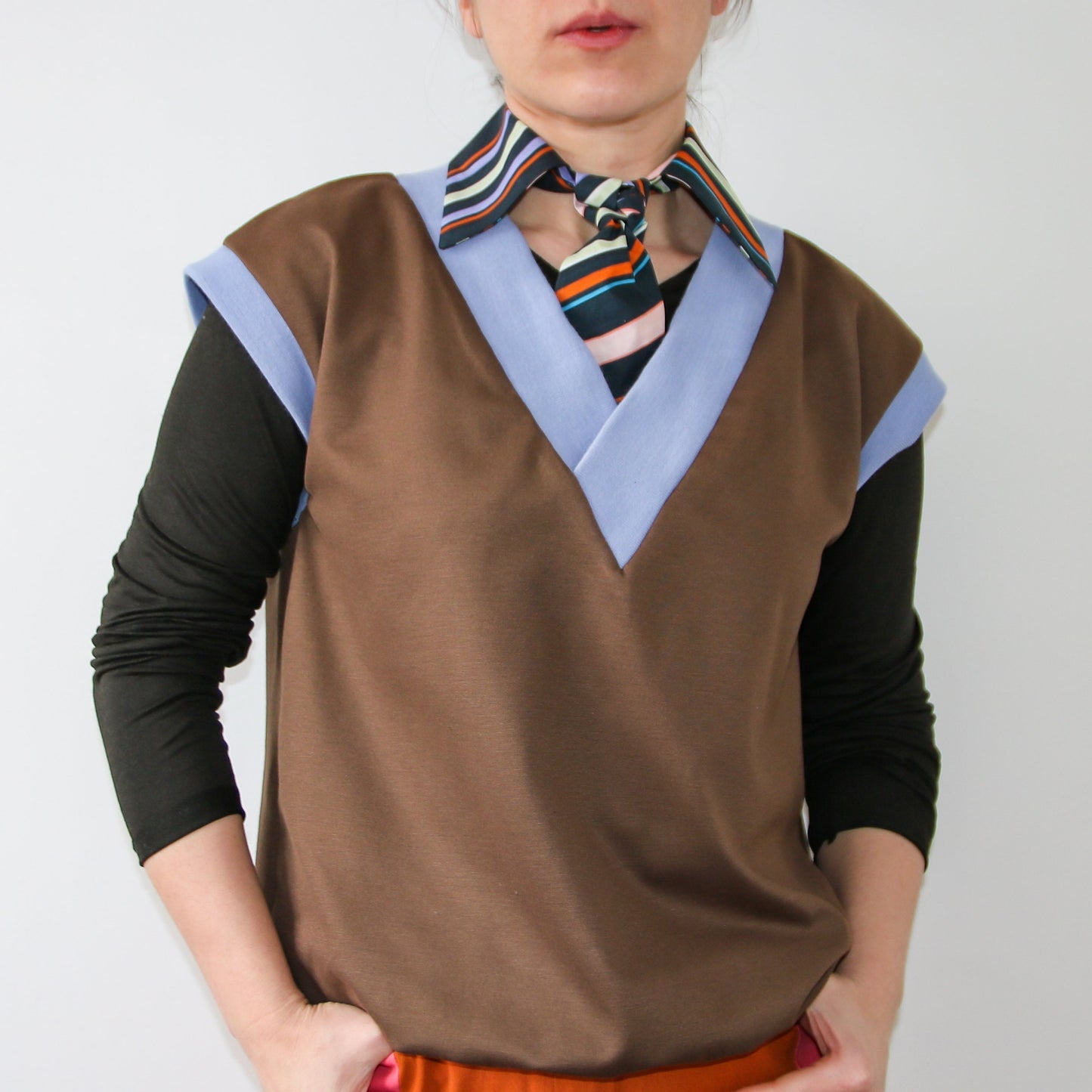 Sweatshirt sewing pattern / Digital pattern for Jumper/ V-neck top/ Longsleeve/Vest - Lia